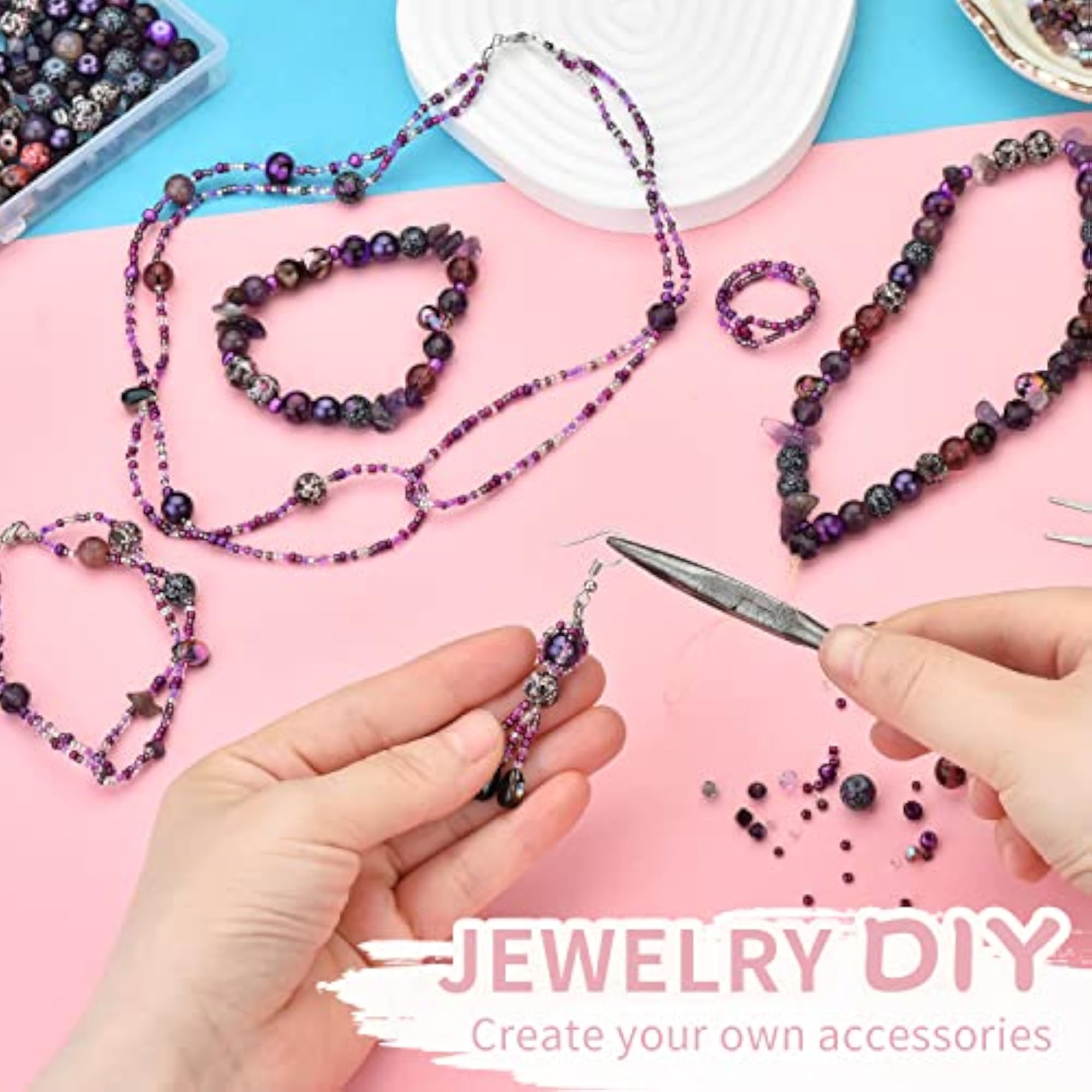 Craft Beads Bracelet Making Kit, 900pcs Assorted Glass Beads